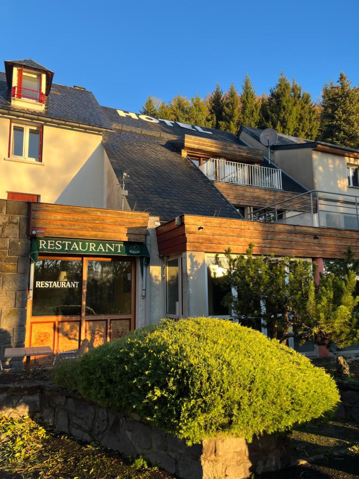 Hotel Restaurant Le Clos Besse-et-Saint-Anastaise Exteriér fotografie